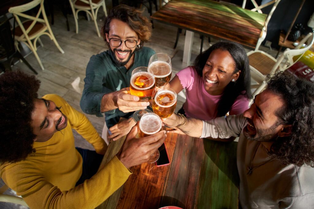 Onde Aproveitar o Happy Hour: Melhores Lugares e Opções - Data: 04/09 - kw: happy hour