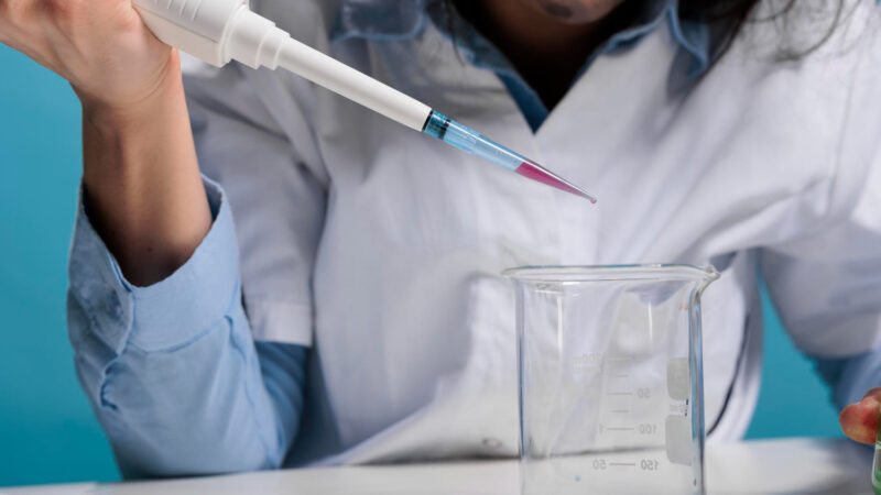 Para que serve a pipeta graduada em análises laboratoriais