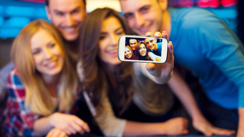 Transmissão de Jogos de cassino: O que é e como afeta os jogadores?