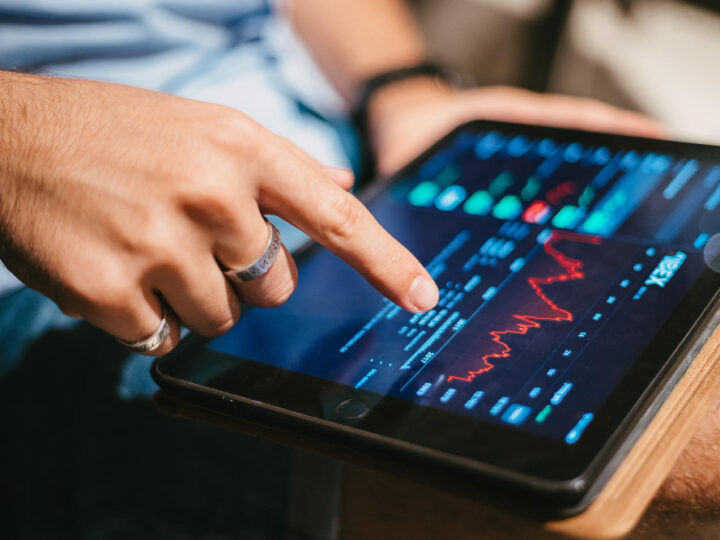 Selic a 14,75%: investir em renda fixa ou variável?